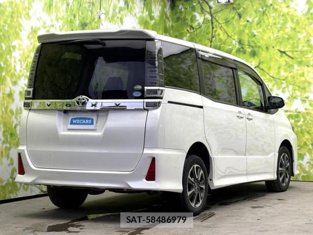 Toyota VOXY 2017-09 8855512-2
