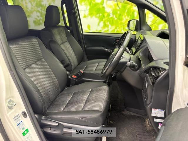 Toyota VOXY 2017-09 8855512-4