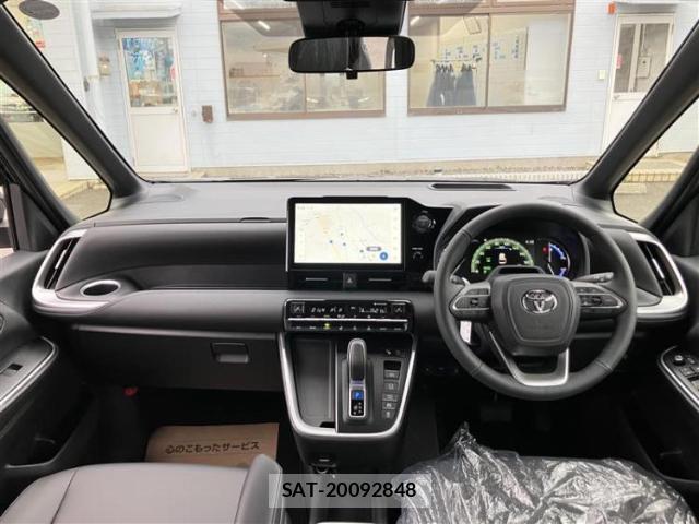 Toyota VOXY 2026-03 8855513-3