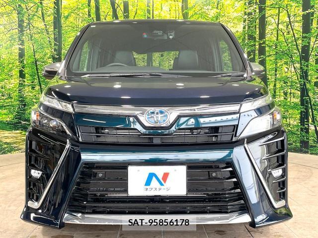 Toyota VOXY 2021-12 8855549-14