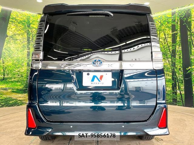 Toyota VOXY 2021-12 8855549-15