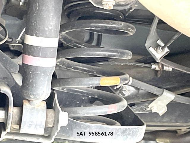 Toyota VOXY 2021-12 8855549-19
