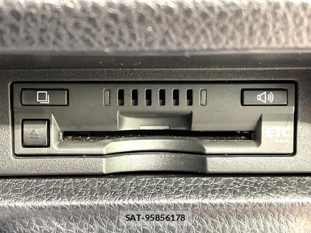 Toyota VOXY 2021-12 8855549-6