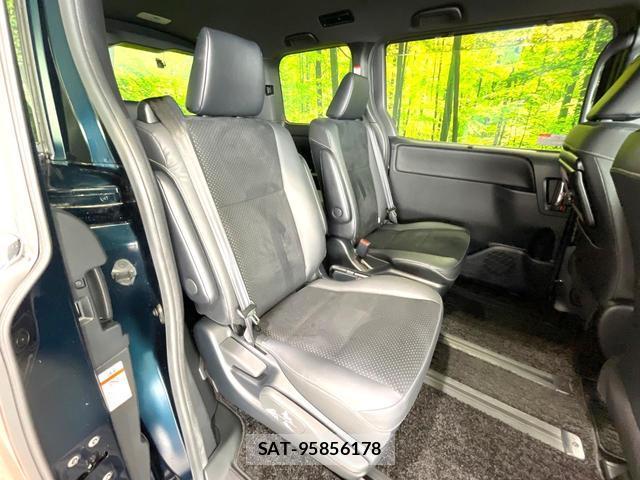 Toyota VOXY 2021-12 8855549-8