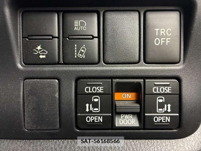 Toyota VOXY 2017-08 8855588-7