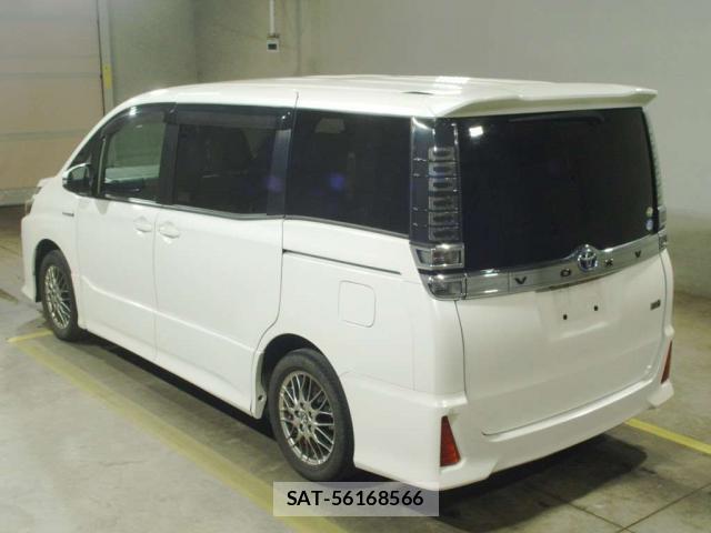 Toyota VOXY 2017-08 8855588-9