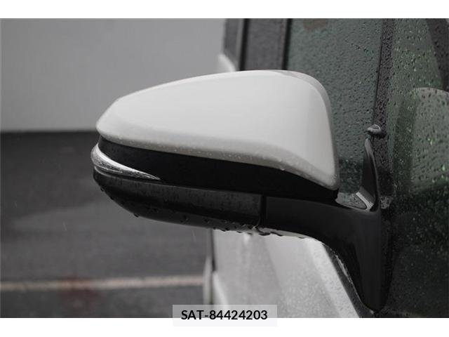 Toyota VOXY 2017-09 8855608-13