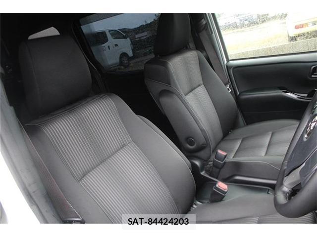 Toyota VOXY 2017-09 8855608-18