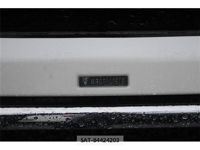 Toyota VOXY 2017-09 8855608-3