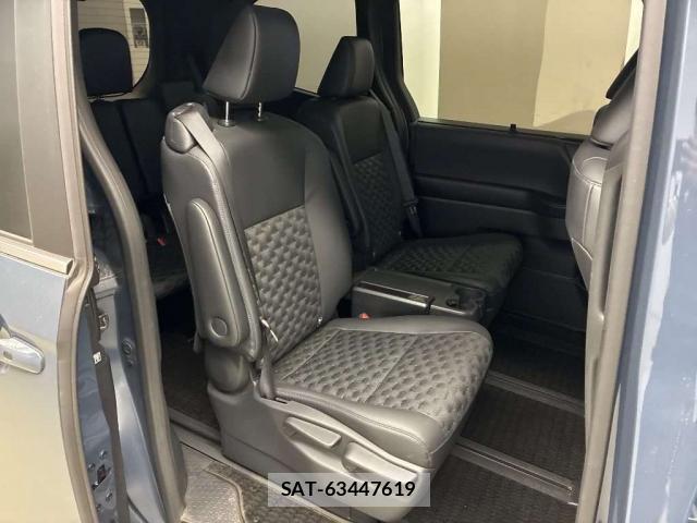 Toyota VOXY 2024-10 8855858-6