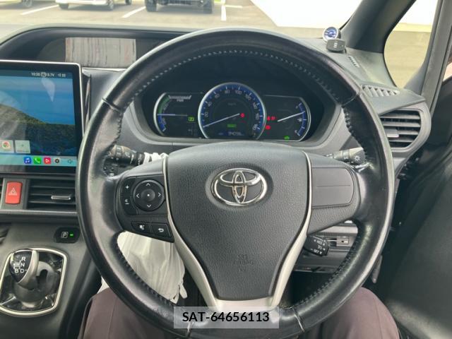 Toyota VOXY 2014-05 8855879-5