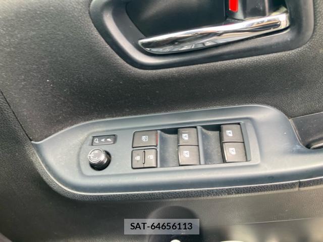 Toyota VOXY 2014-05 8855879-6
