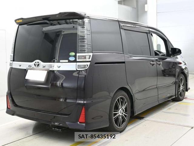Toyota VOXY 2018-08 8855885-2