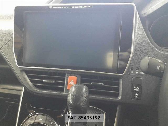 Toyota VOXY 2018-08 8855885-7