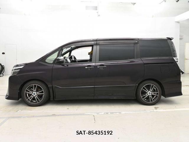 Toyota VOXY 2018-08 8855885-9