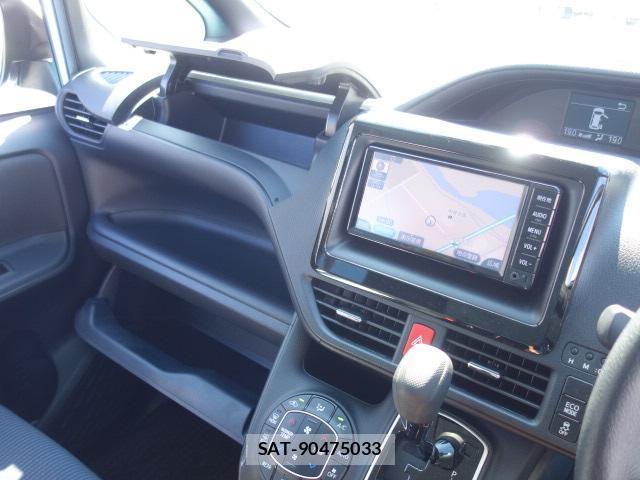 Toyota VOXY 2018-04 8856091-10
