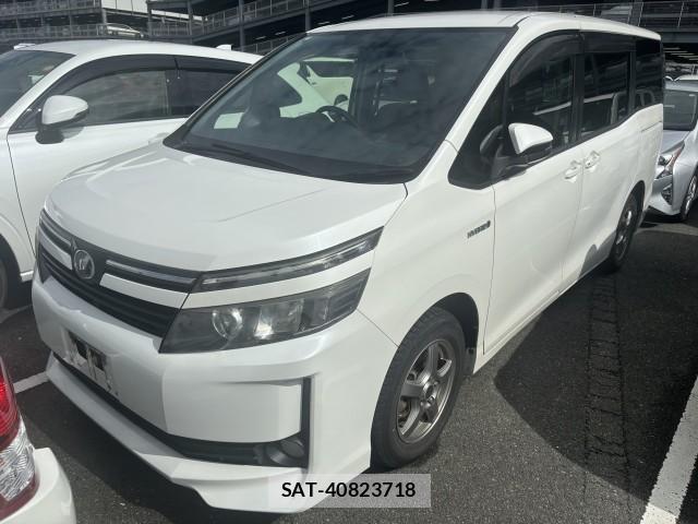 Toyota VOXY 2014-03 8856147-0