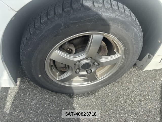 Toyota VOXY 2014-03 8856147-3