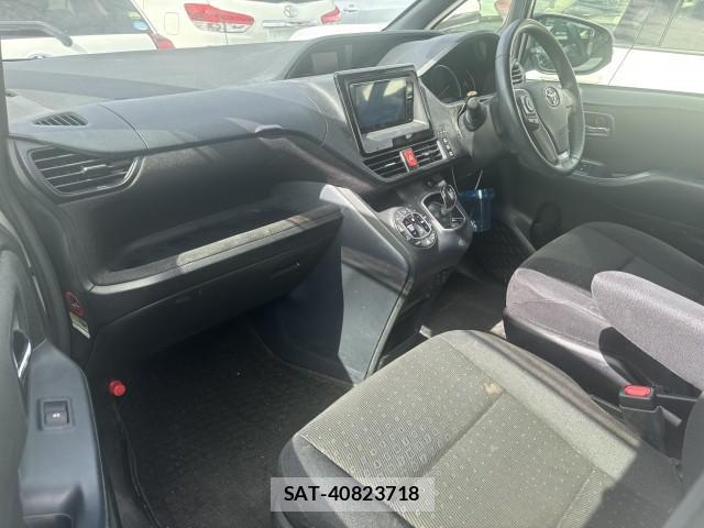 Toyota VOXY 2014-03 8856147-4