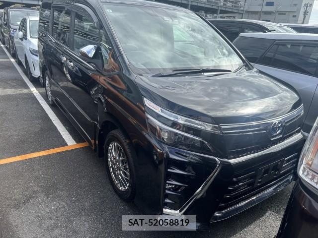 Toyota VOXY 2021-08 8856157-1
