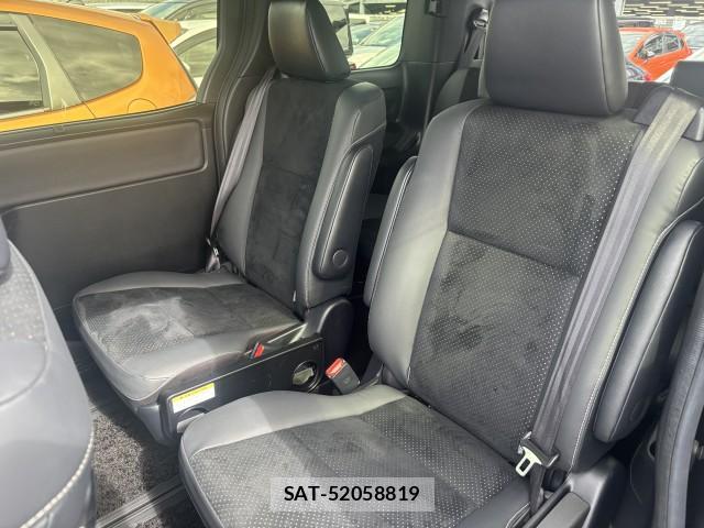 Toyota VOXY 2021-08 8856157-5