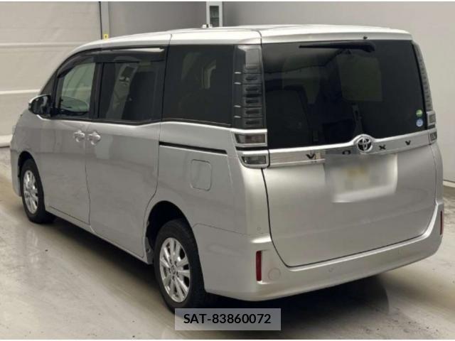 Toyota VOXY 2020-03 8856331-1