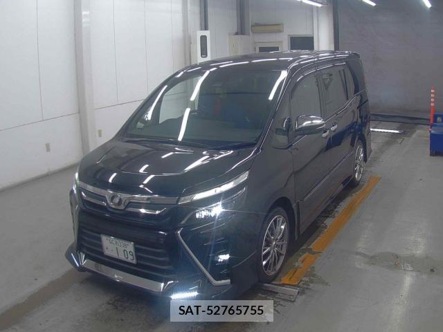 Toyota VOXY 2018 8856434-0