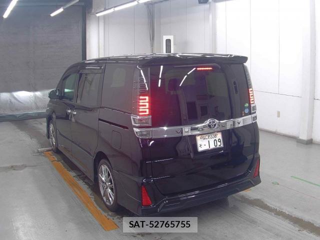 Toyota VOXY 2018 8856434-1