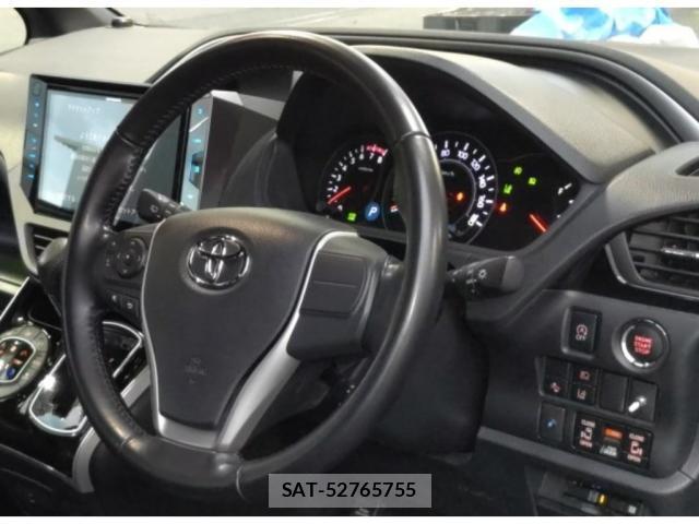 Toyota VOXY 2018 8856434-2