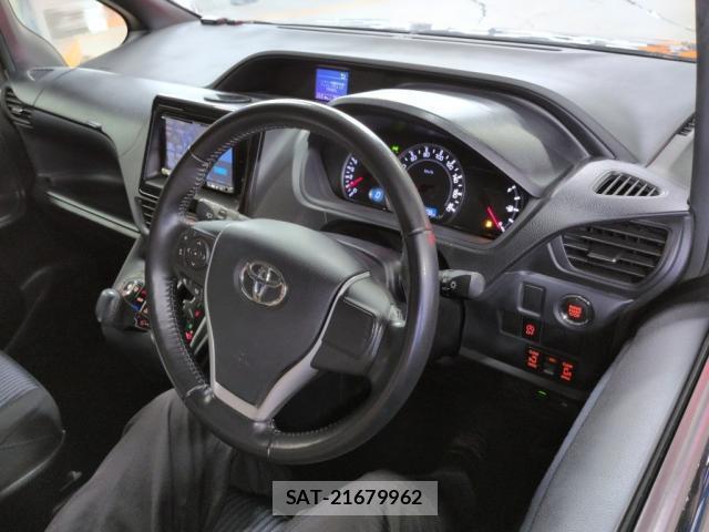 Toyota VOXY 2014-03 8856436-2