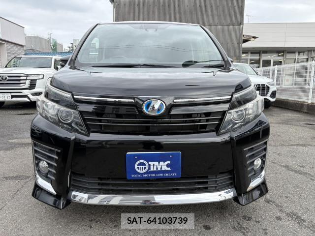 Toyota VOXY 2016-06 8856473-1