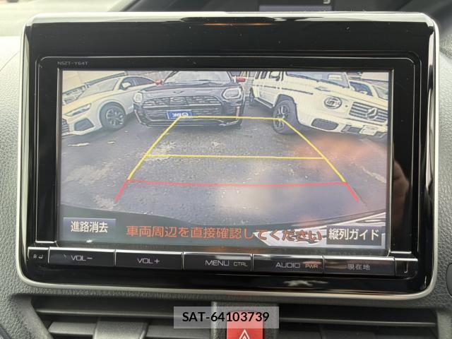 Toyota VOXY 2016-06 8856473-10