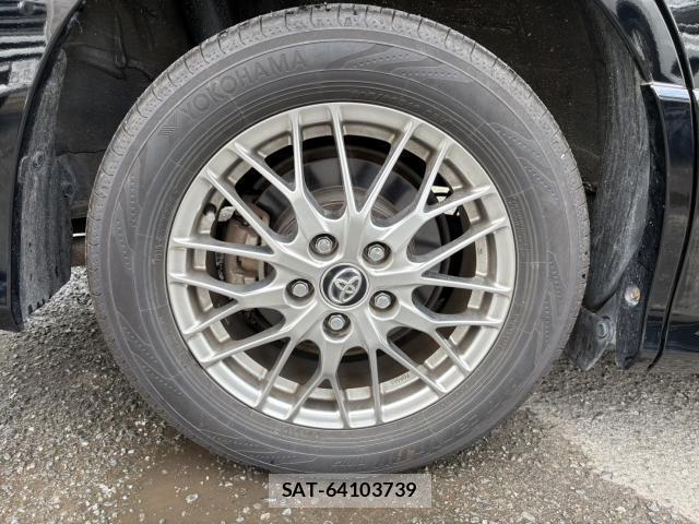 Toyota VOXY 2016-06 8856473-16