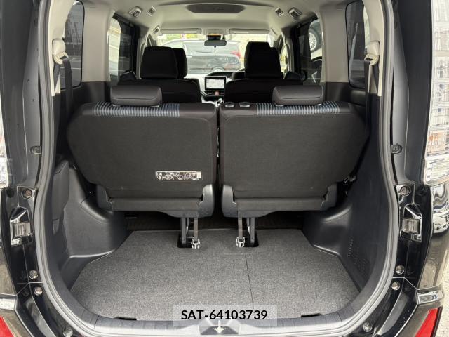 Toyota VOXY 2016-06 8856473-19