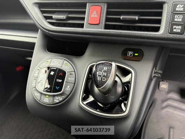 Toyota VOXY 2016-06 8856473-8