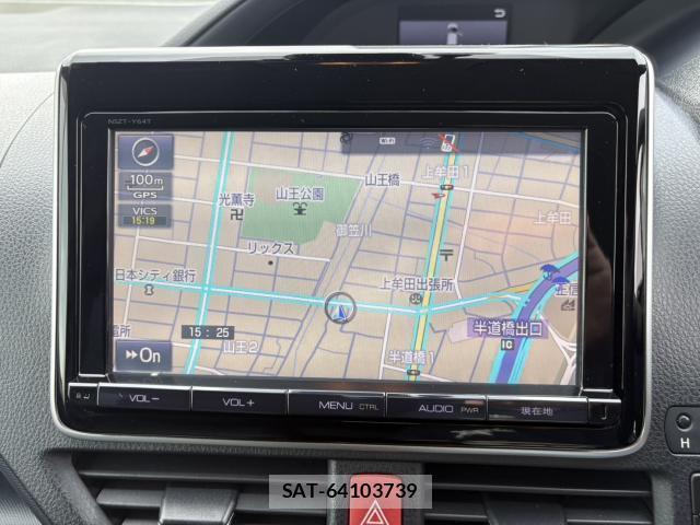 Toyota VOXY 2016-06 8856473-9