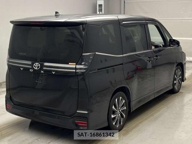 Toyota VOXY 2023-06 8856578-1