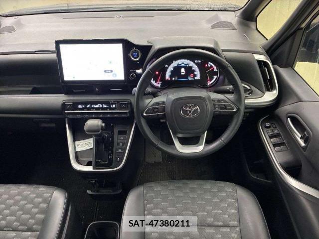 Toyota VOXY 2023-08 8856582-2