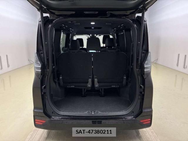 Toyota VOXY 2023-08 8856582-6