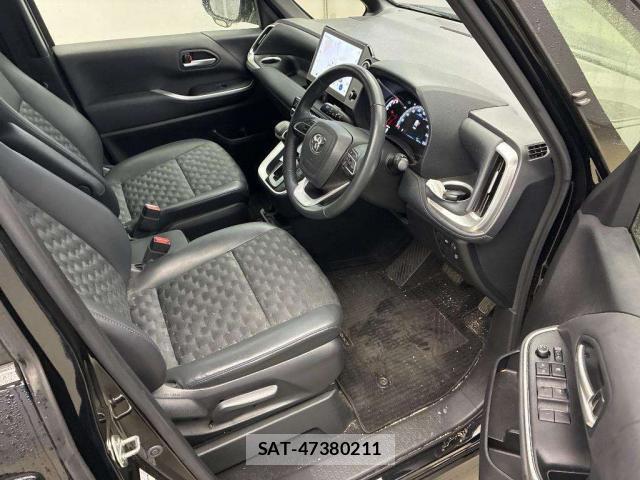 Toyota VOXY 2023-08 8856582-7