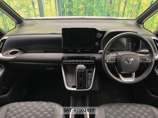 Toyota VOXY 2024-12 8856694-1