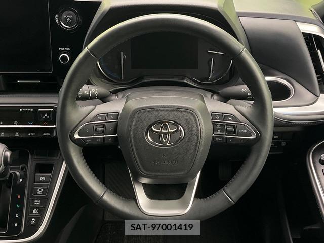 Toyota VOXY 2024-12 8856694-11