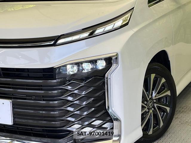 Toyota VOXY 2024-12 8856694-12