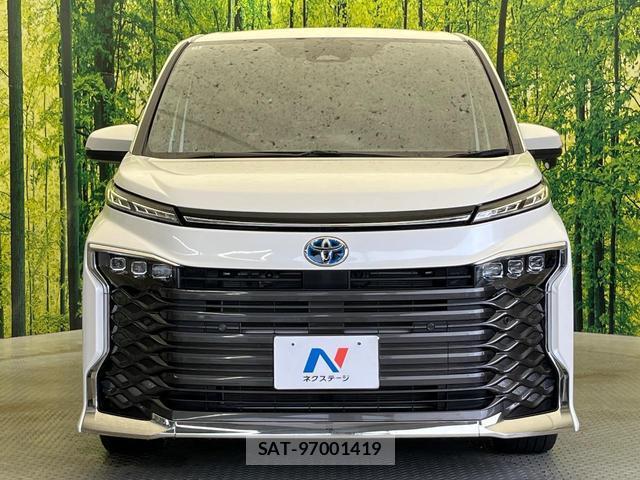 Toyota VOXY 2024-12 8856694-14