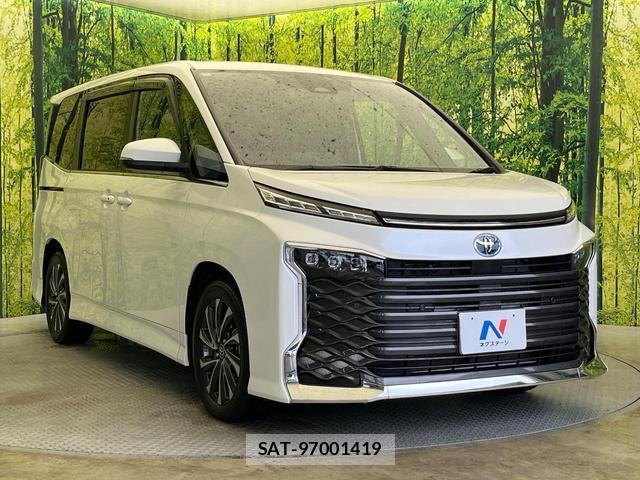 Toyota VOXY 2024-12 8856694-16
