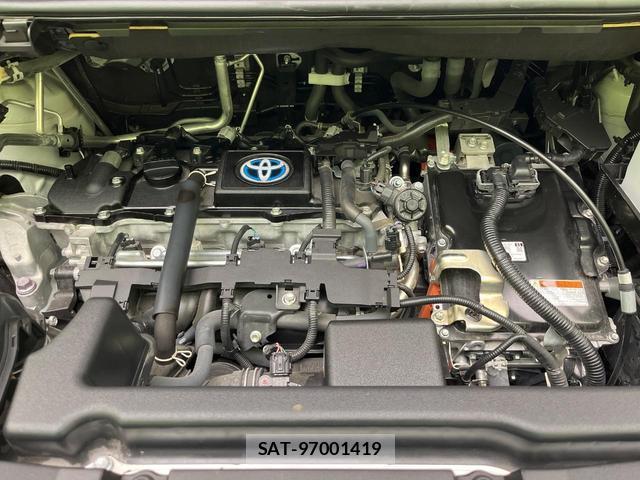 Toyota VOXY 2024-12 8856694-18