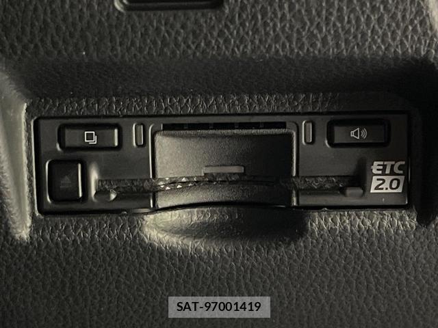 Toyota VOXY 2024-12 8856694-4