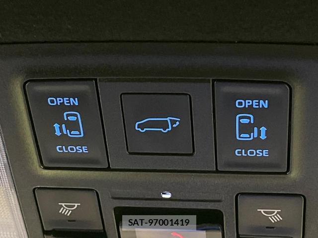 Toyota VOXY 2024-12 8856694-5