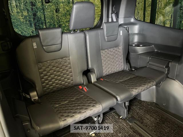 Toyota VOXY 2024-12 8856694-9