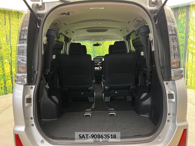 Toyota VOXY 2014-02 8856697-10